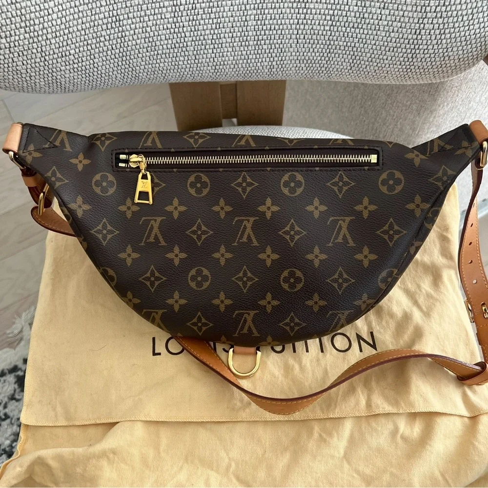 Louis Vuitton LV Monogram Discontinued Original Canvas Bum Bag in Brown